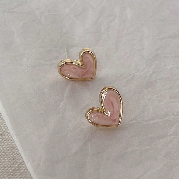 Pink Hearts Stud Earrings Yellow Gold Tone Fashion Jewelry - Picture 5 of 9